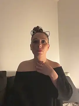 Snapshot of Reine_du_Vice84 chatting on 02-11-26, 08:30 Reine du Vice84 online show from 02-11-26, 08:30