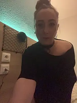 Snapshot of Reine_du_Vice84 chatting on 02-17-26, 07:42 Reine du Vice84 online show from 02-17-26, 07:42