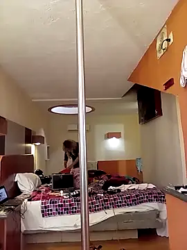 transreyna online show from 01-01-25, 08:58