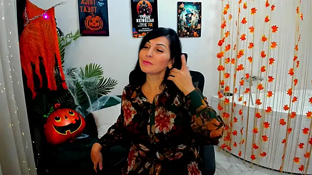 Moon Veloure1 online show from 10-10-25, 03:27