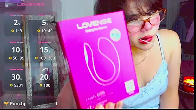 Snapshot of LunaMilav chatting on 09-30-25, 03:33 LunaMilav online show from 09-30-25, 03:33