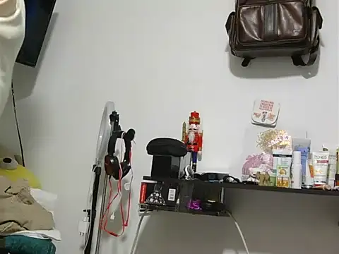 Snapshot of xanderdinis chatting on 11-18-25, 02:06 xanderdinis online show from 11-18-25, 02:06