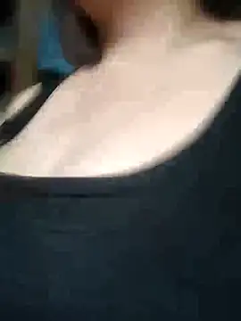 Snapshot of Penny-y chatting on 10-21-25, 02:01 Penny-y online show from 10-21-25, 02:01