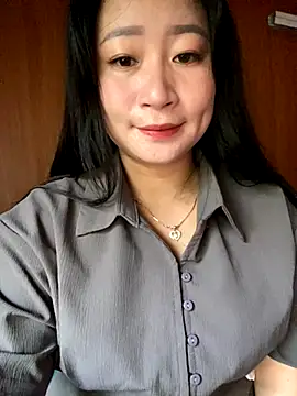 violet-00 online show from 10-20-25, 01:06