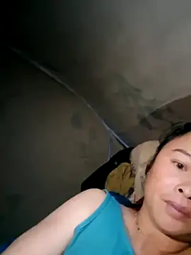 Snapshot of xuxulovezz chatting on 10-21-25, 11:38 xuxulovezz online show from 10-21-25, 11:38