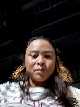 Snapshot of xuxulovezz chatting on 10-22-25, 11:43 xuxulovezz online show from 10-22-25, 11:43