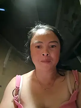 Snapshot of xuxulovezz chatting on 10-23-25, 12:59 xuxulovezz online show from 10-23-25, 12:59