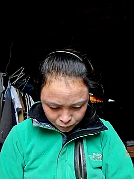 Snapshot of xuxulovezz chatting on 11-04-25, 12:32 xuxulovezz online show from 11-04-25, 12:32