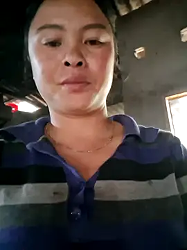 Snapshot of xuxulovezz chatting on 11-10-25, 05:28 xuxulovezz online show from 11-10-25, 05:28