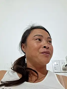 Snapshot of xuxulovezz chatting on 11-14-25, 12:59 xuxulovezz online show from 11-14-25, 12:59