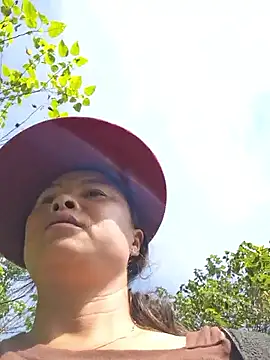 Snapshot of xuxulovezz chatting on 11-15-25, 03:04 xuxulovezz online show from 11-15-25, 03:04