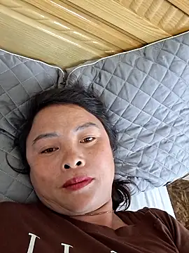 Snapshot of xuxulovezz chatting on 11-18-25, 01:55 xuxulovezz online show from 11-18-25, 01:55