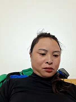 Snapshot of xuxulovezz chatting on 11-18-25, 11:15 xuxulovezz online show from 11-18-25, 11:15