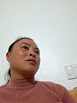 Snapshot of xuxulovezz chatting on 11-19-25, 12:05 xuxulovezz online show from 11-19-25, 12:05