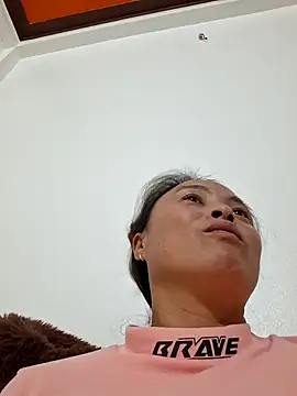 Snapshot of xuxulovezz chatting on 11-21-25, 12:48 xuxulovezz online show from 11-21-25, 12:48