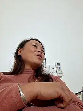 Snapshot of xuxulovezz chatting on 11-24-25, 12:27 xuxulovezz online show from 11-24-25, 12:27