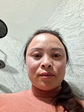 Snapshot of xuxulovezz chatting on 11-25-25, 01:00 xuxulovezz online show from 11-25-25, 01:00