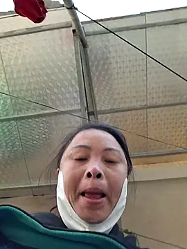 Snapshot of xuxulovezz chatting on 11-26-25, 11:39 xuxulovezz online show from 11-26-25, 11:39