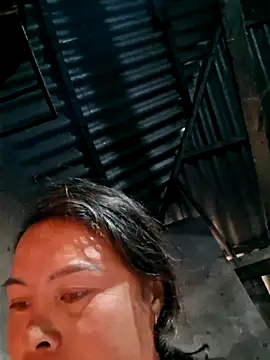 Snapshot of xuxulovezz chatting on 12-14-25, 07:47 xuxulovezz online show from 12-14-25, 07:47