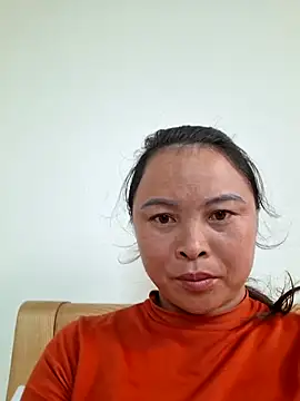 Snapshot of xuxulovezz chatting on 12-17-25, 05:13 xuxulovezz online show from 12-17-25, 05:13