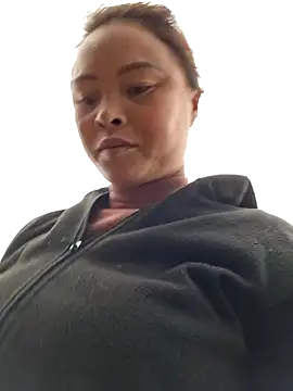 xuxulovezz online show from 03-05-26, 09:49