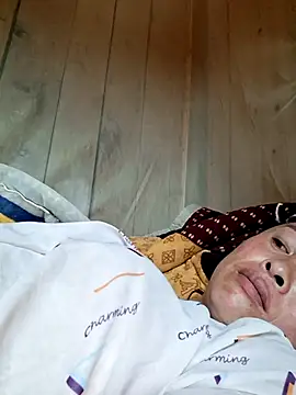 xuxulovezz online show from 04-14-26, 05:02