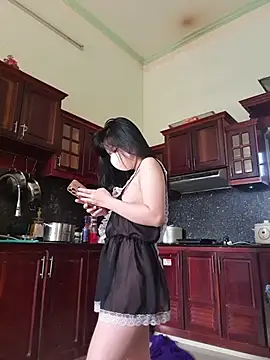 Helen-Tran online show from 10-16-25, 01:17