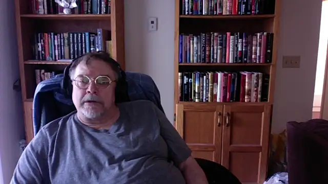 Vinyl22xh online show from 04-11-26, 07:29