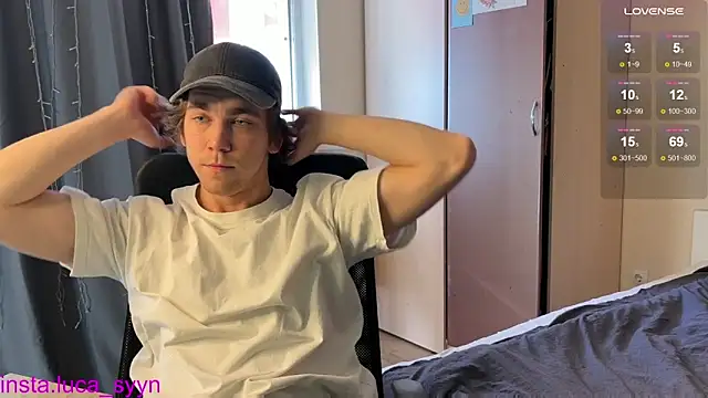 Snapshot of luca_syn chatting on 09-28-25, 08:20 luca syn online show from 09-28-25, 08:20