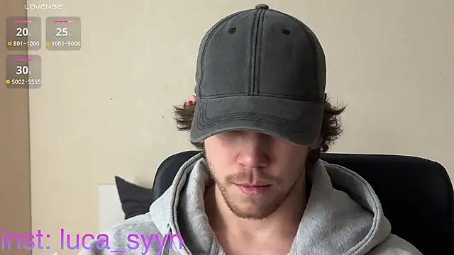 Snapshot of luca_syn chatting on 10-17-25, 02:30 luca syn online show from 10-17-25, 02:30