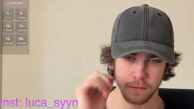 Snapshot of luca_syn chatting on 10-25-25, 11:40 luca syn online show from 10-25-25, 11:40