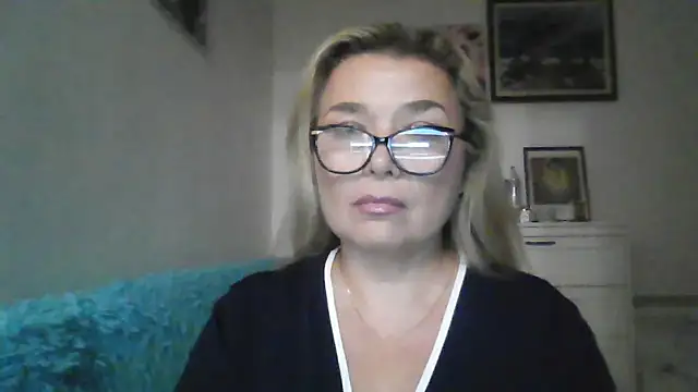 Myrienna online show from 10-01-25, 08:26