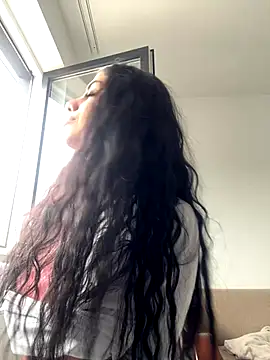 Snapshot of AylinHazellx chatting on 10-12-25, 12:04 AylinHazellx online show from 10-12-25, 12:04