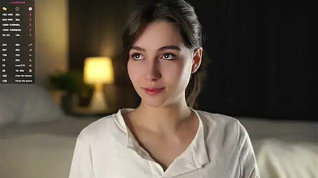 LettySlovacek online show from 11-07-25, 03:06