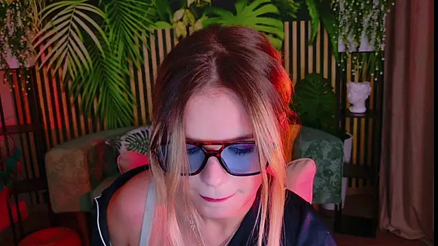 KellyHayden online show from 10-14-25, 11:11