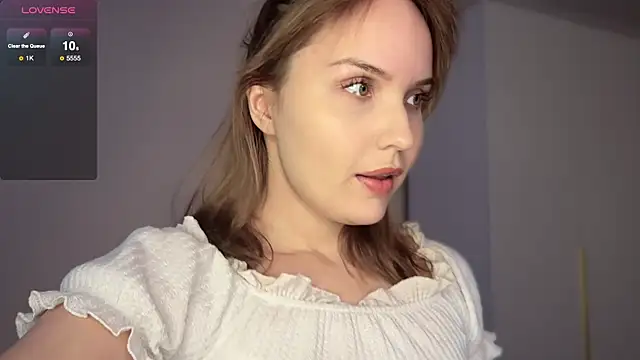 Snapshot of catherine__meow chatting on 11-15-25, 07:27 catherine meow online show from 11-15-25, 07:27