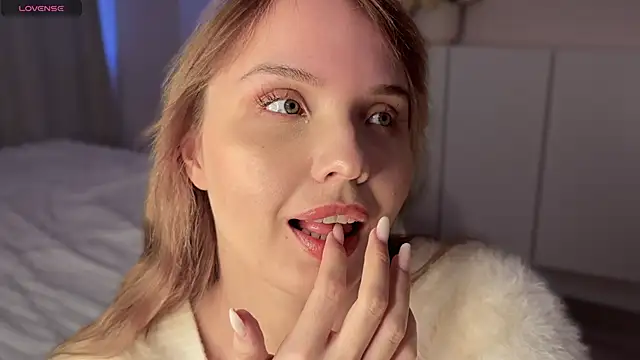 Snapshot of catherine__meow chatting on 11-18-25, 08:41 catherine meow online show from 11-18-25, 08:41