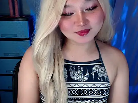 Eyes-on-me online show from 10-03-25, 05:32