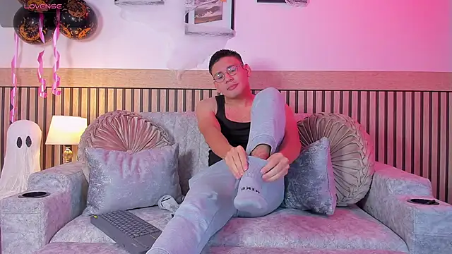 marcuswildx online show from 10-10-25, 11:09