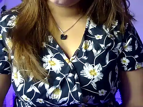 Snapshot of Aaliya02 chatting on 02-19-26, 03:57 Aaliya02 online show from 02-19-26, 03:57