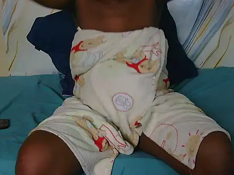 Snapshot of l4_love chatting on 12-04-25, 01:31 l4 love online show from 12-04-25, 01:31