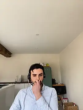 Snapshot of eauminerale chatting on 02-11-26, 11:04 eauminerale online show from 02-11-26, 11:04