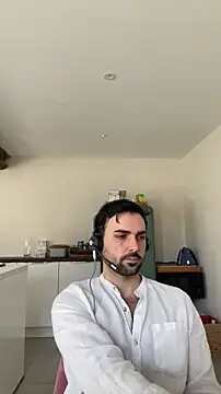 Snapshot of eauminerale chatting on 02-17-26, 09:17 eauminerale online show from 02-17-26, 09:17