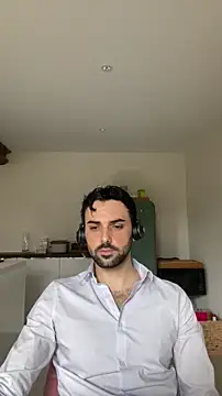 Snapshot of eauminerale chatting on 02-19-26, 09:27 eauminerale online show from 02-19-26, 09:27