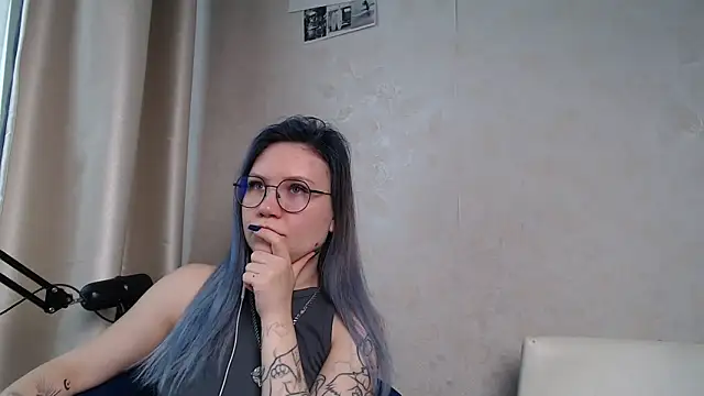 Snapshot of Kyserina chatting on 10-08-25, 10:35 Kyserina online show from 10-08-25, 10:35