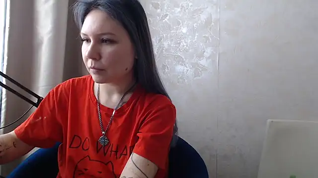 Snapshot of Kyserina chatting on 10-15-25, 10:37 Kyserina online show from 10-15-25, 10:37