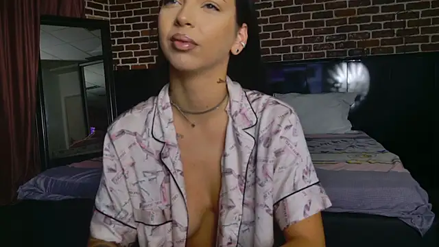 MeganSin  online show from 10-05-25, 04:22