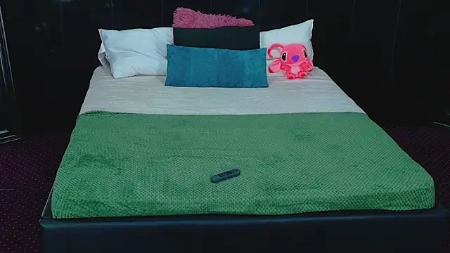 Snapshot of MeganSin_ chatting on 01-06-26, 05:11 MeganSin online show from 01-06-26, 05:11