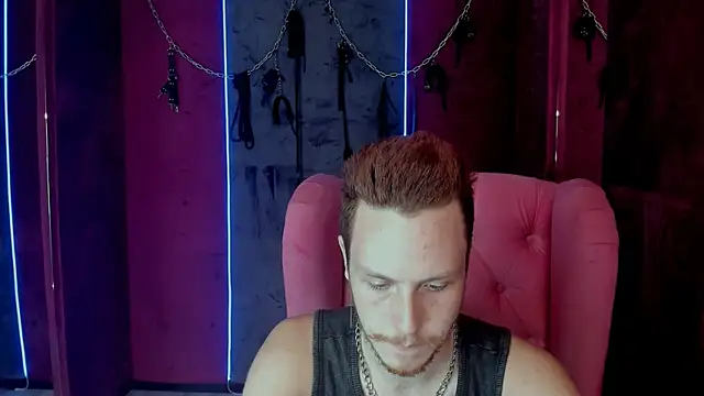 Snapshot of LeoMooree chatting on 10-16-25, 04:52 LeoMooree online show from 10-16-25, 04:52