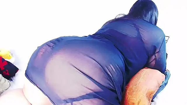 Snapshot of vivianepierss chatting on 12-18-25, 07:14 vivianepierss online show from 12-18-25, 07:14